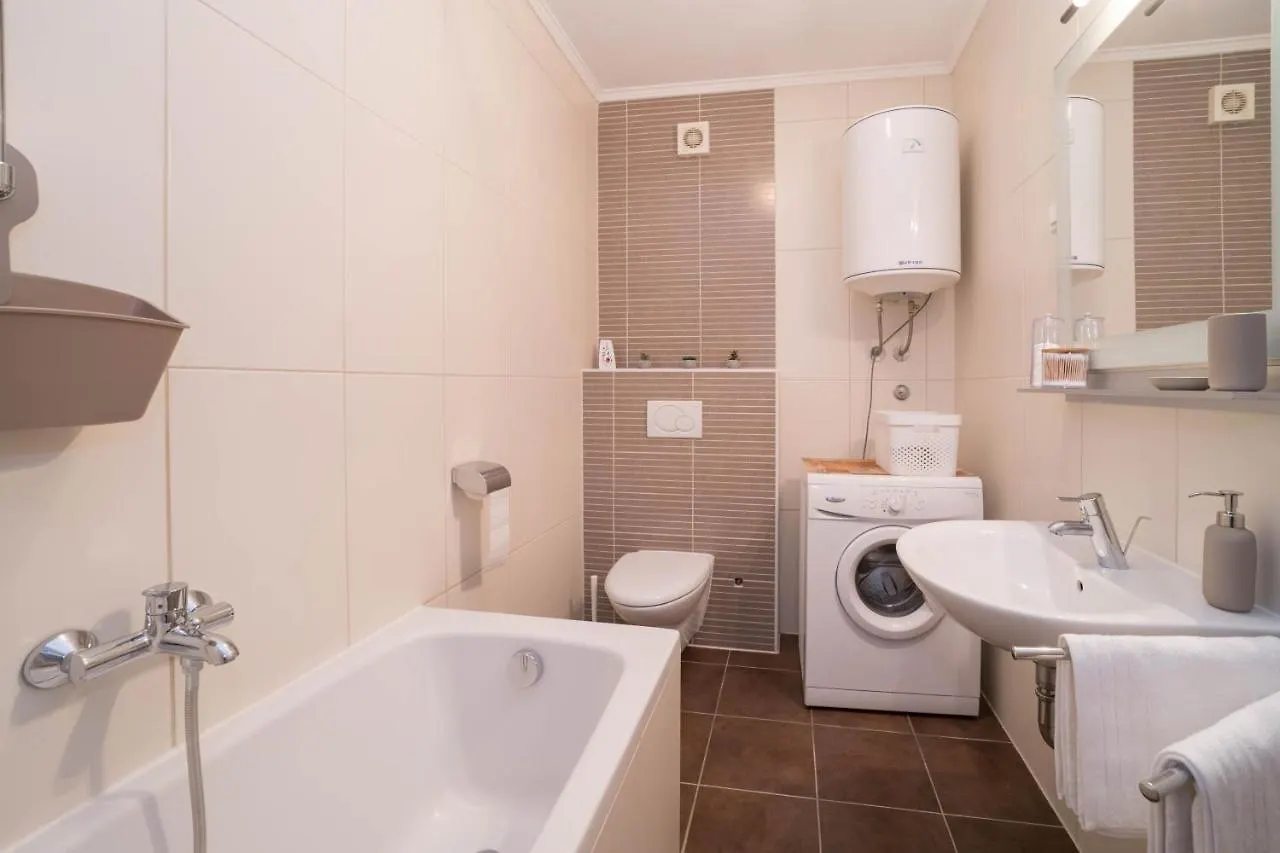 Apartman Ella Umago 0*,